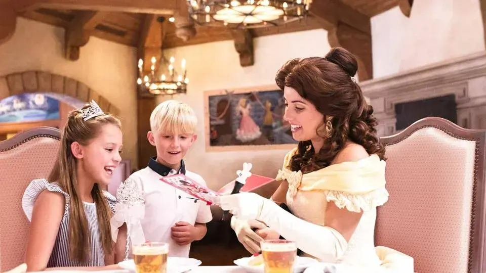 Restaurante La Table de Lumière inspirado en la Bella y la Bestia